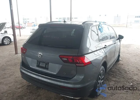 2021 Volkswagen Tiguan 2.0T S z USA, uszkodzony, nr VIN 3VV1B7AX3MM038913